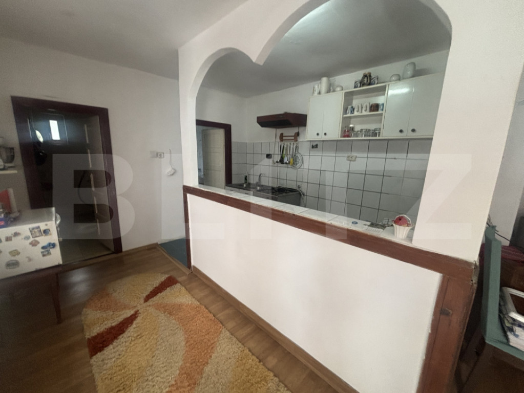 Casa de vanzare, pozitionata excelent, ideala pentru relaxar