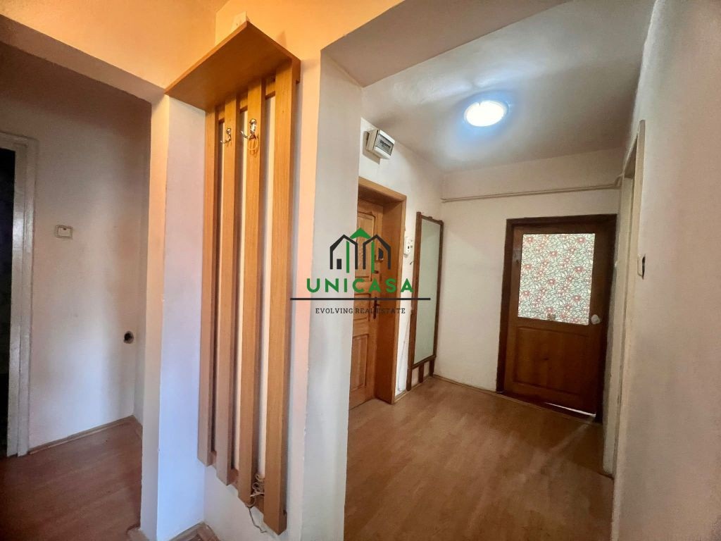 Apartament 3 camere /Calea lui Traian/Etaj 1/4