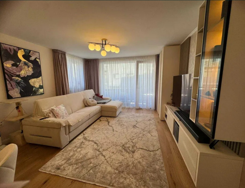 Apartament 3 camere, decomandat - zona Tractorul