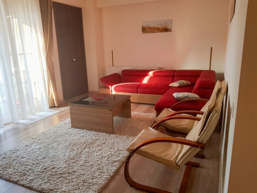 Apartament 2 camere decomandat de vânzare – zona Compozit