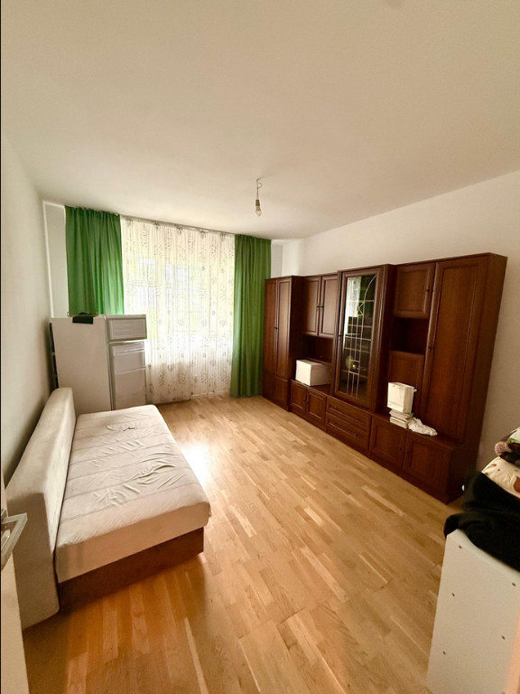 Apartament 2 camere, decomandat - zona Grivitei