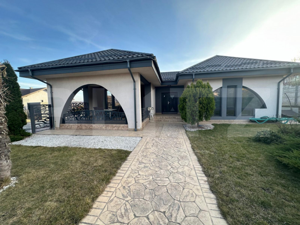 Casa de vanzare, 194 mp, zona Bucium