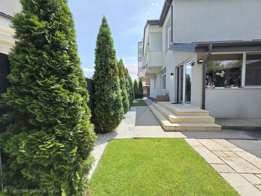 Rar pe piață: apartament la vilă, curte exclusivă de ...