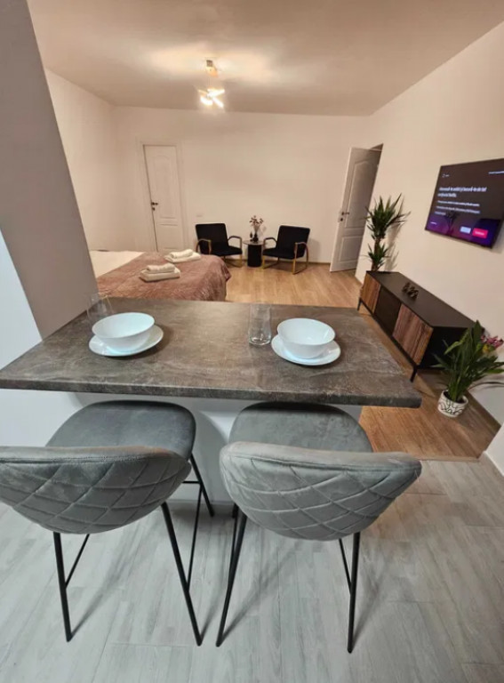 Apartament 2 camere, decomandat - Drumul Poienii