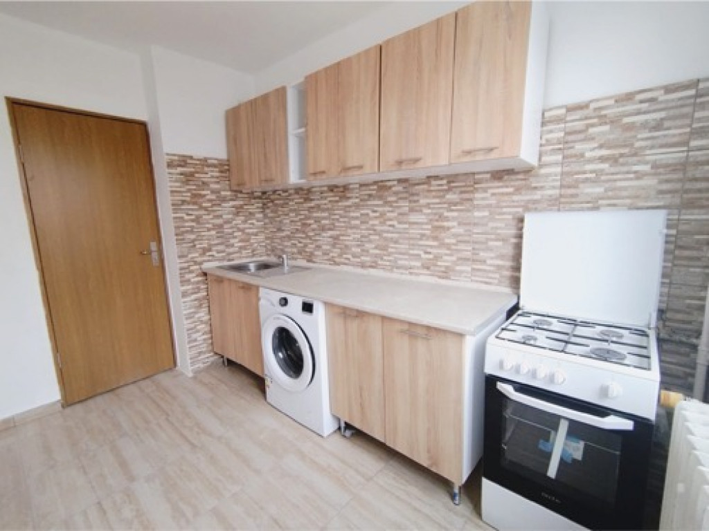 Apartament 3 camere decomandat,renovat,prima închiriere,Brâncoveanu