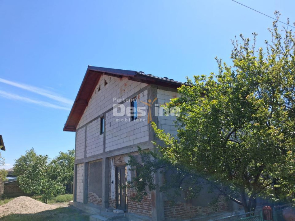 Casă P+1 constructie 2022, 4 camere, panouri solare, teren