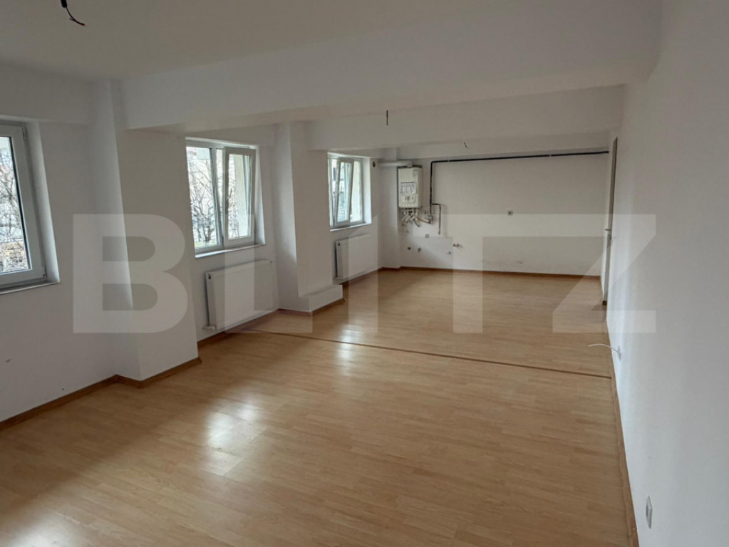 Spatiu comercial, 49 mp, zona Burdujeni