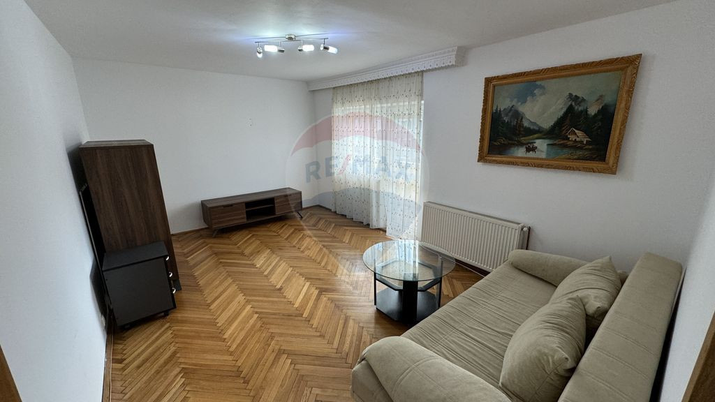 DE INCHIRIAT: Apartament cu 2 camere zona Hotel Europa