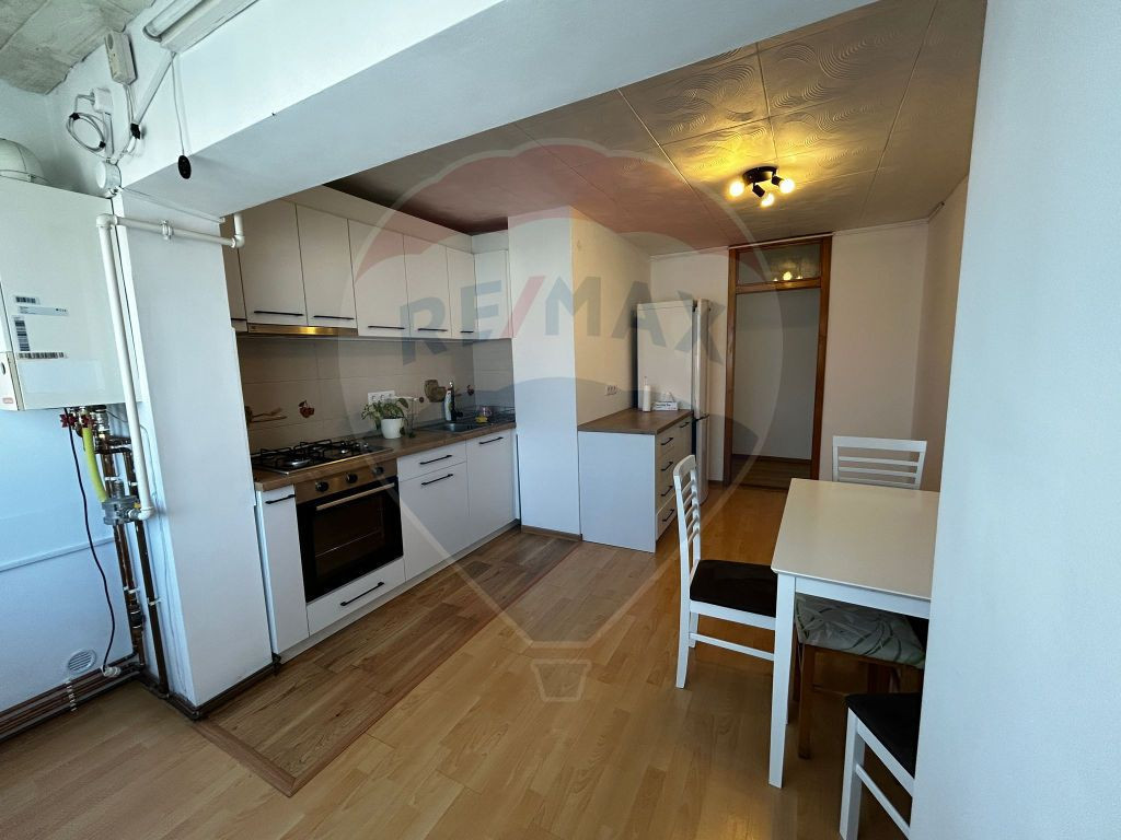 DE INCHIRIAT: Apartament cu 2 camere zona Hotel Europa