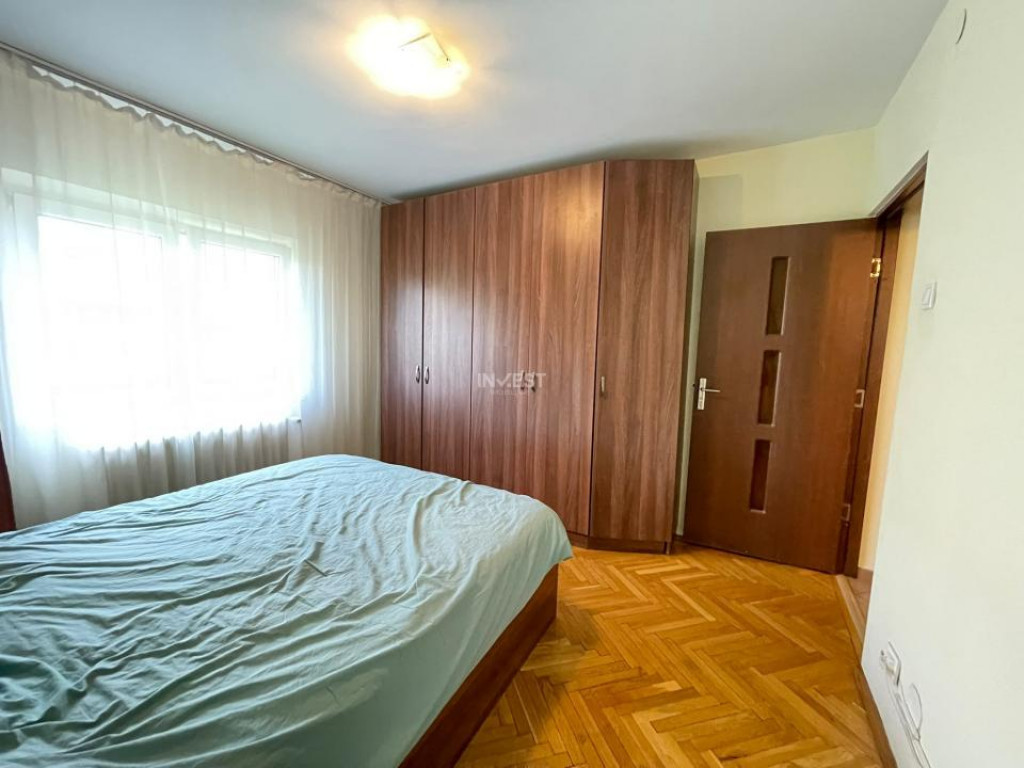 Apartament 3 camere, decomandat, zona Arcu - Scoala Stefan B