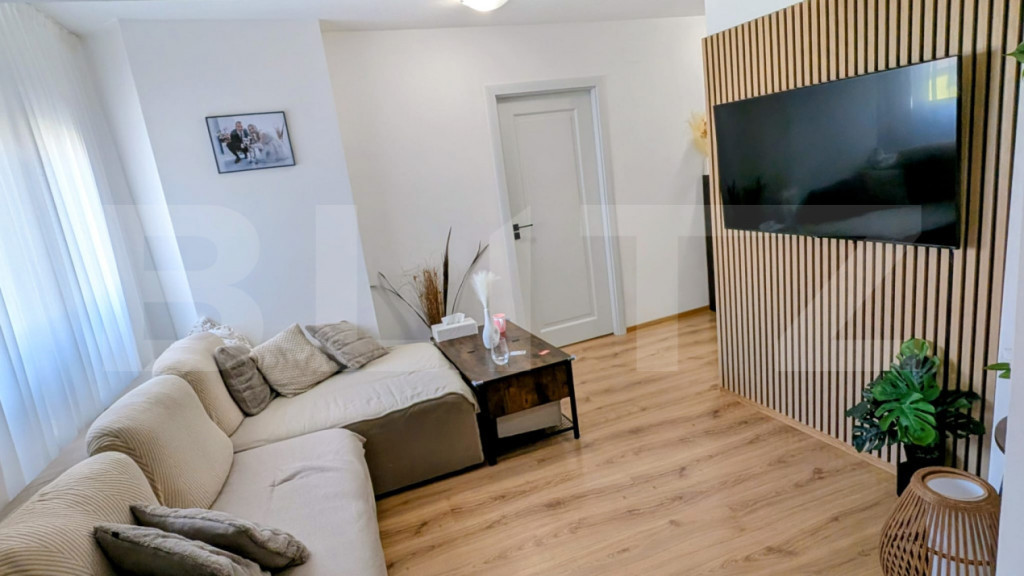 Apartament 3 camere, complet renovat și mobilat, etaj 2 cu