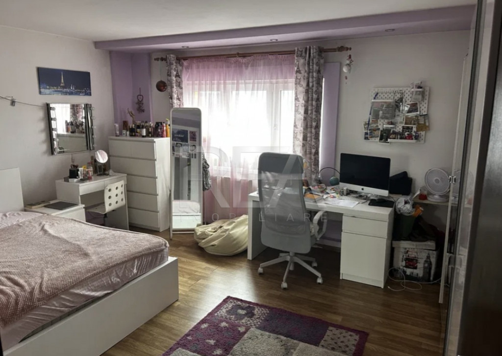 Vand apartament 4 camere lângă parcul Sebastian