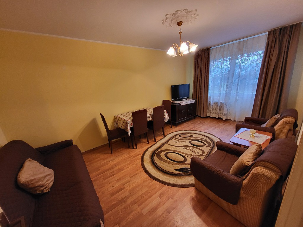 Inchiriez apartament doua camere in zona Dristor