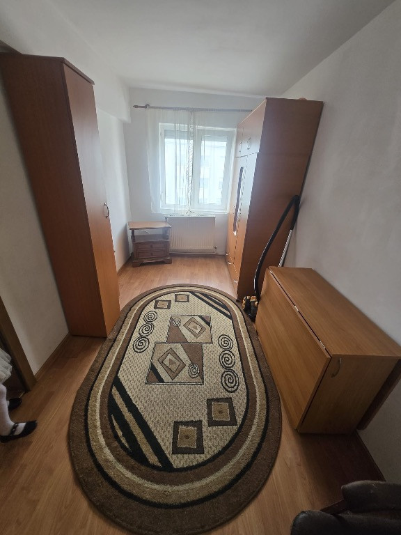 Apartament cu trei camere