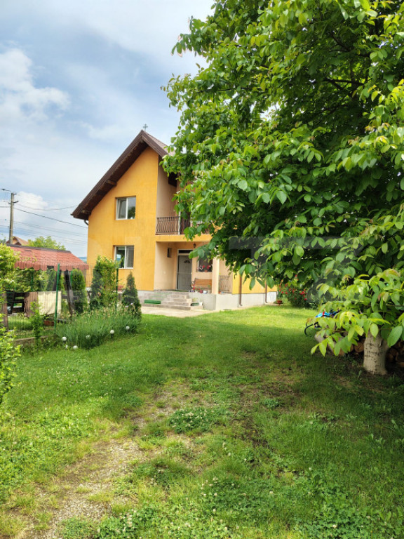 Casă individuală 4 camere, 168 mp utili, teren 700 mp, Gil