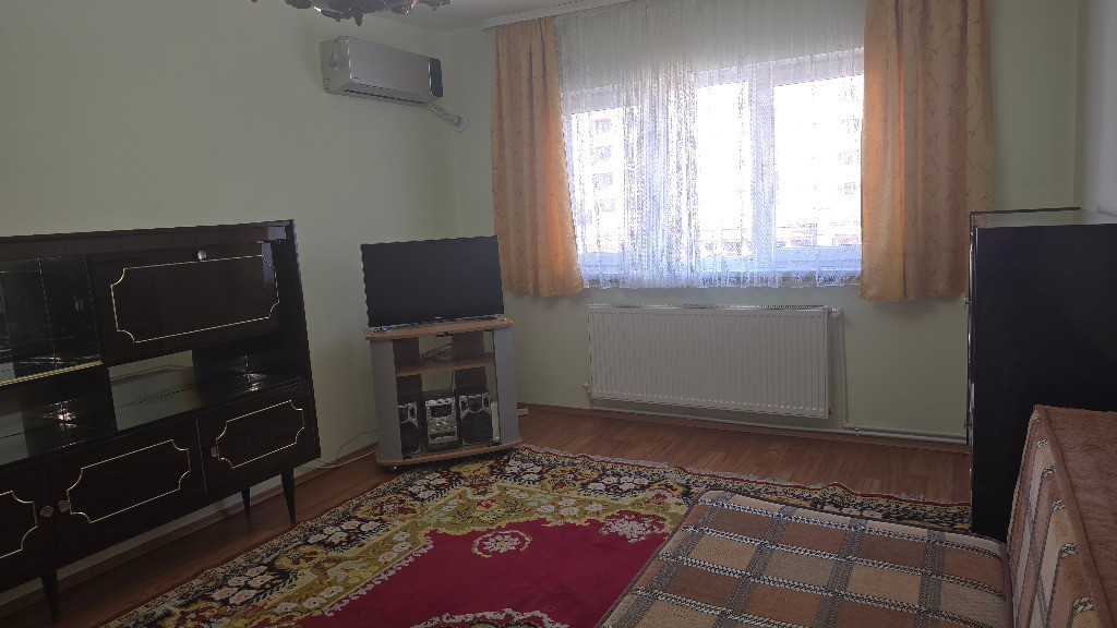 Inchiriez apartament 2 camere decomandat in Deva pe Liliacului, etaj 2