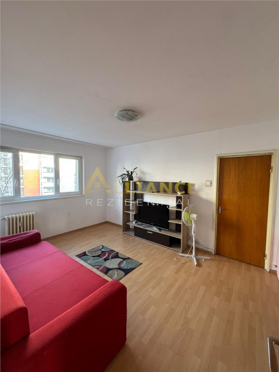 {Metrou DRISTOR } Apartament 3 camere
