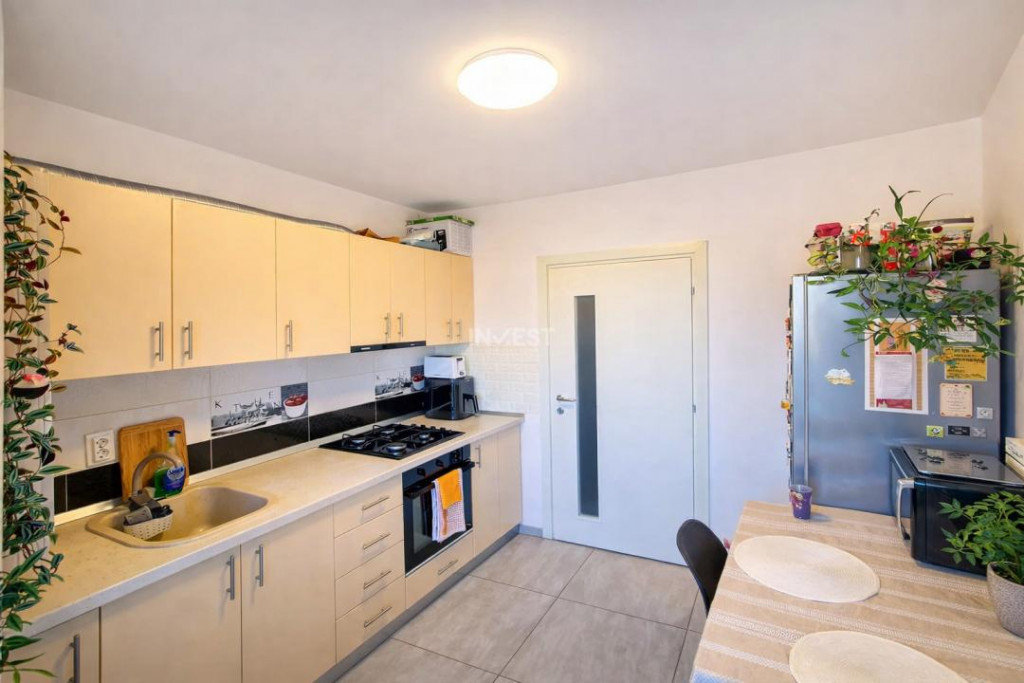 Apartament 2 camere semidecomandat în bloc nou - parcare in