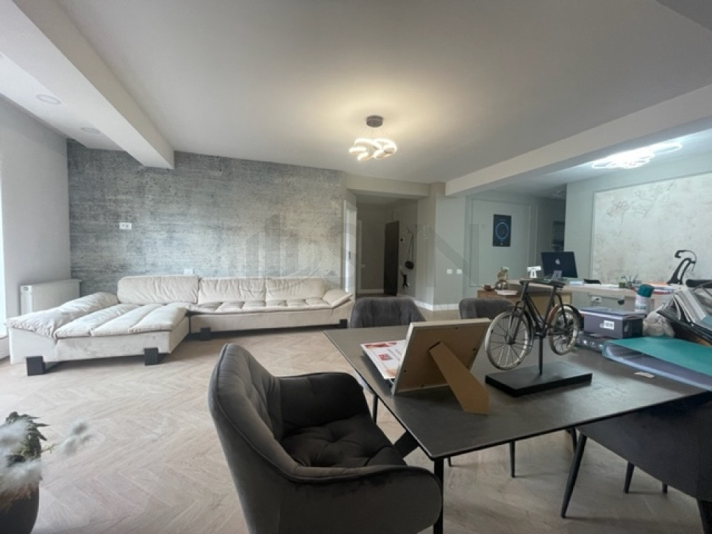 Apartament superb 4 camere bloc 2004 zona Arcul de Triumf...