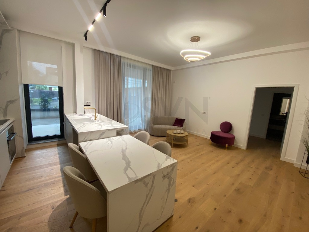 Apartament 3 camere cu 2 balcoane