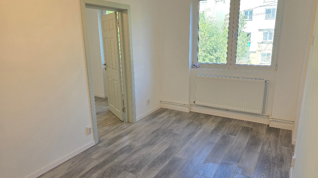 Vand apartament cu 2 camere in Deva, Dacia (Romanilor), etaj 1,