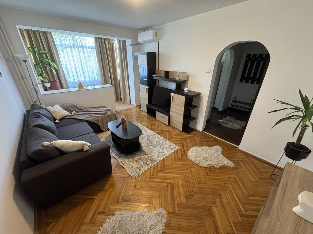 Apartament 2 camere zona City Park cu Centrală