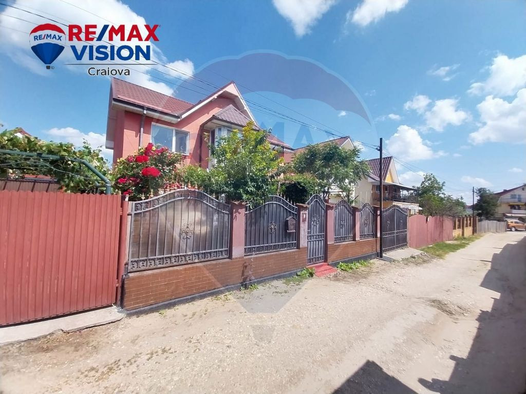 Vilă modernă P+1 cu design arhitectural unic, 200 mpu tot