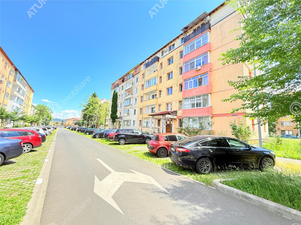 Apartament cu 3 camere etaj 1 cu balcon zona Mihai Viteazu/C