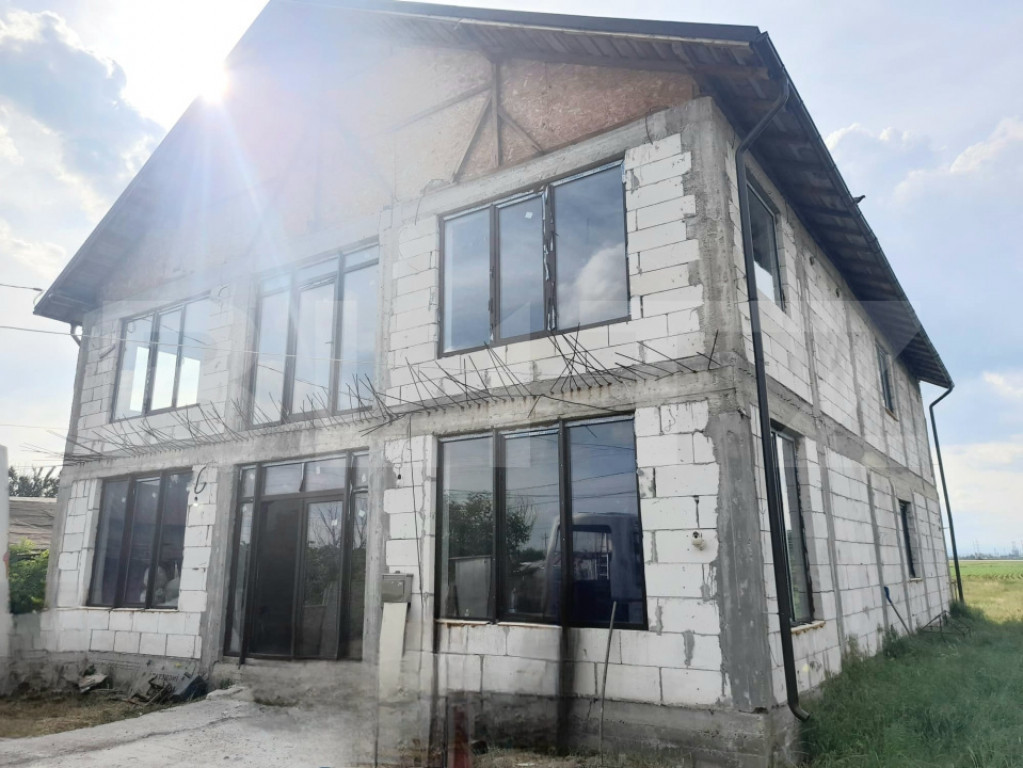 VILĂ P+E CU TEREN DE 2.700 MP – CORLĂTEȘTI, BERCENI, PR