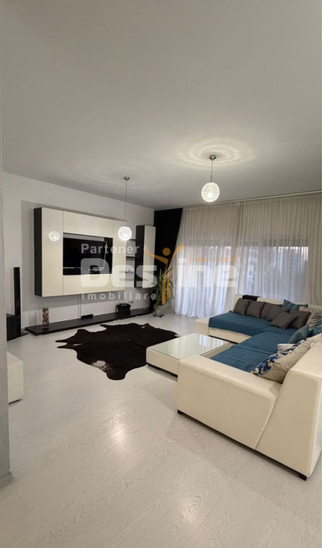 Inchiriez apartament 4 camere