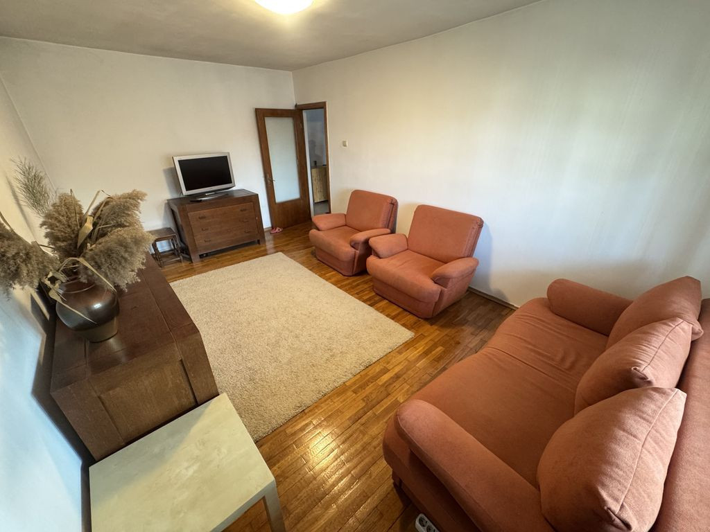 Apartament 3 camere zona Delfinariu cu Centrala