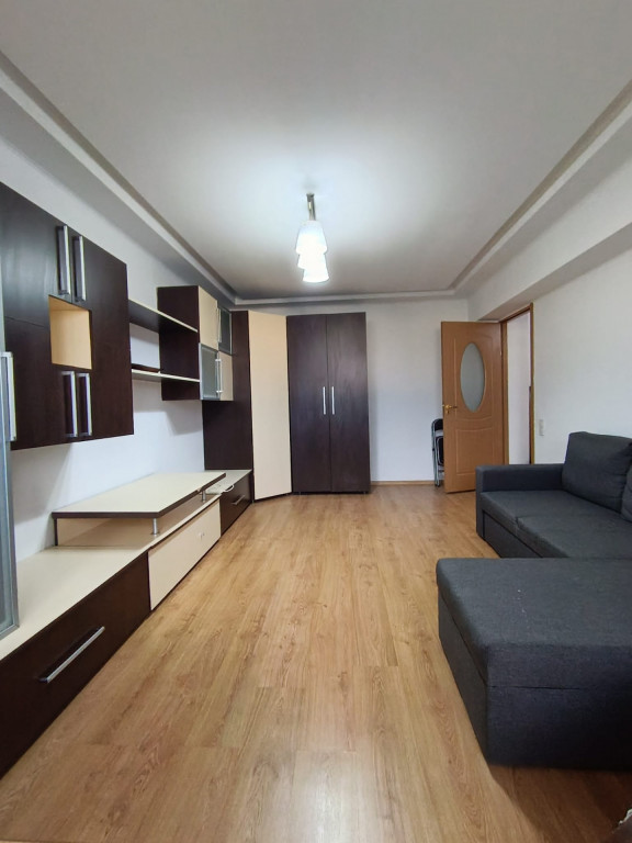 Garsoniera 37 mp utili, etaj 5 din 6, zona Marasesti