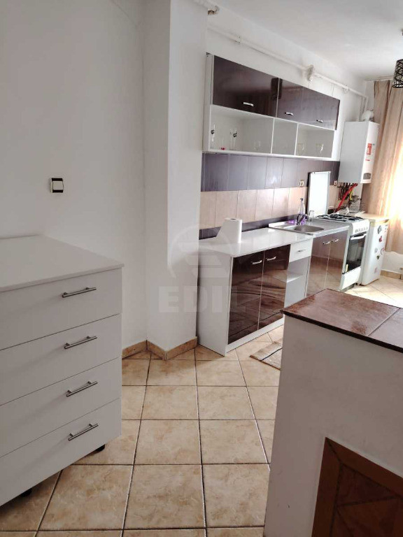 Apartament de o camera, zona Florilor, Floresti