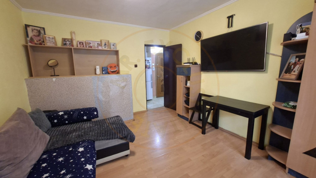 Apartament de 2 camere Pitești et.1 zona Piață Razboeni!