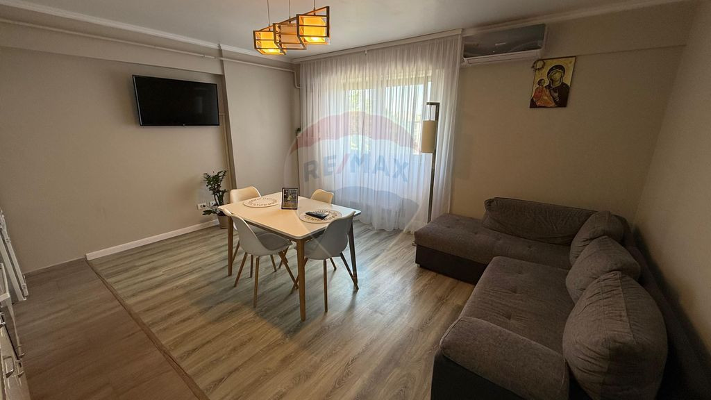 Apartament 3 camere cu boxă și loc de parcare strada Tr...