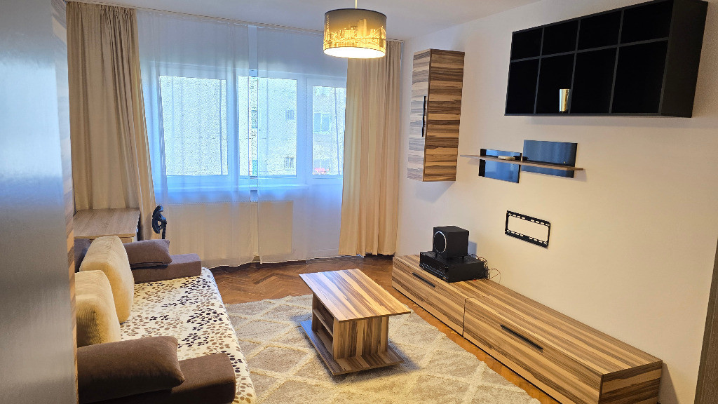 Inchiriez apartament 2 camere in Deva, etaj 3, zona Zamfirescu,