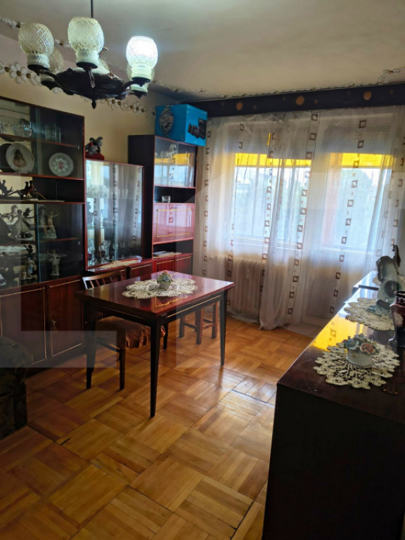 Apartament 4 camere, 96 mp, zona Podgoria