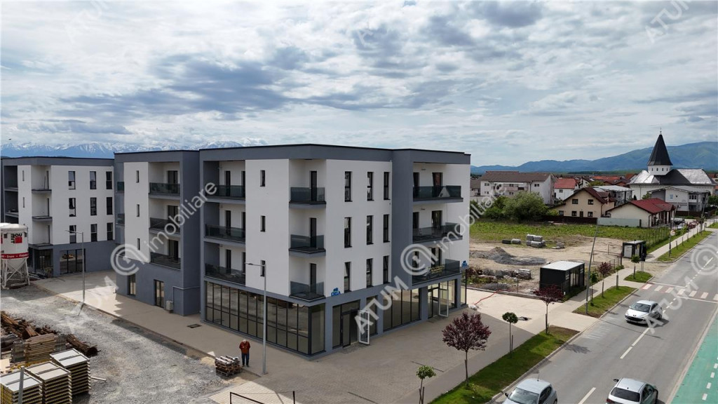 Apartament 3 camere 2 bai balcon si parcare situat in Selimb