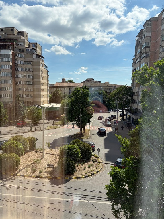 Apartament 2 camere - Bld. Dacia - 50 mp - et.3 - lift - Proprietar