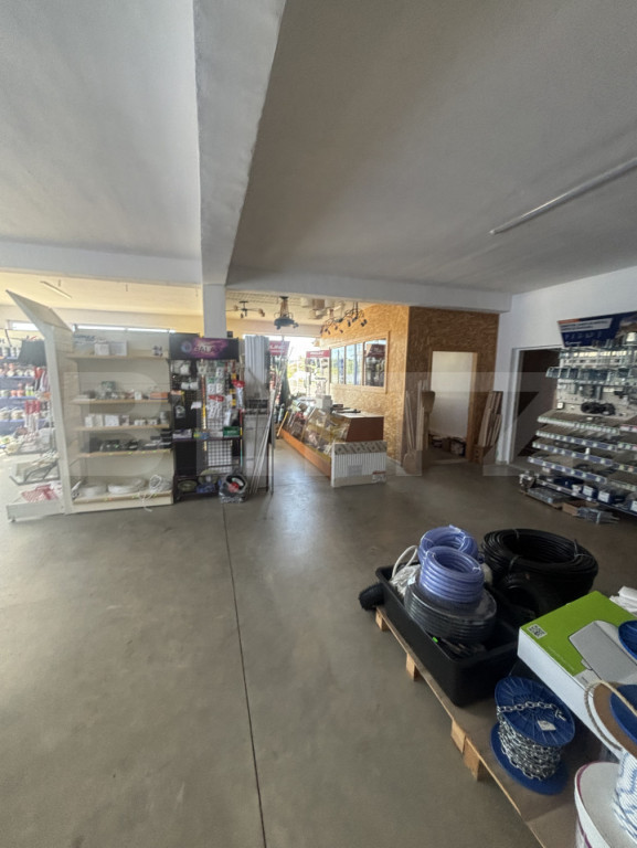 Spatiu industrial, in aproprierea nodului rutier A3