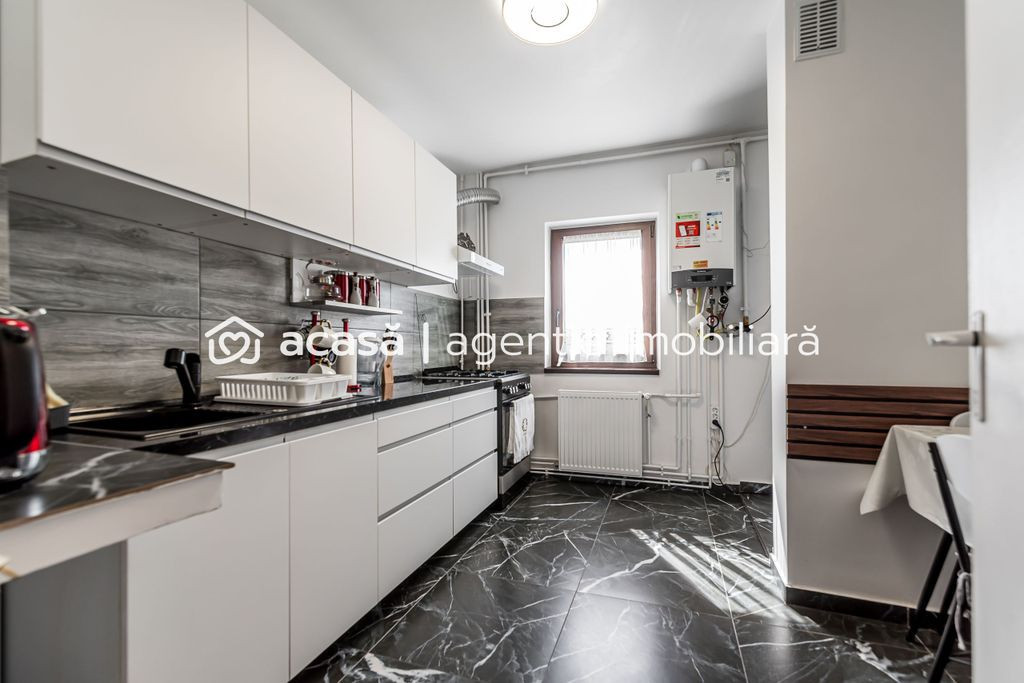 Apartament renovat cu 2 camere Micalaca etaj 3 Comision 0