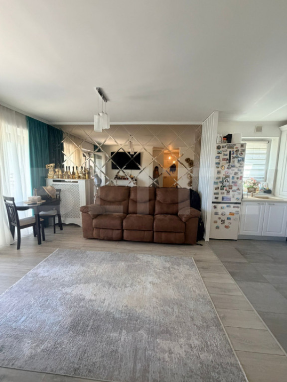 Studio premium cu balcon, loc de parcare si boxa – Kasper