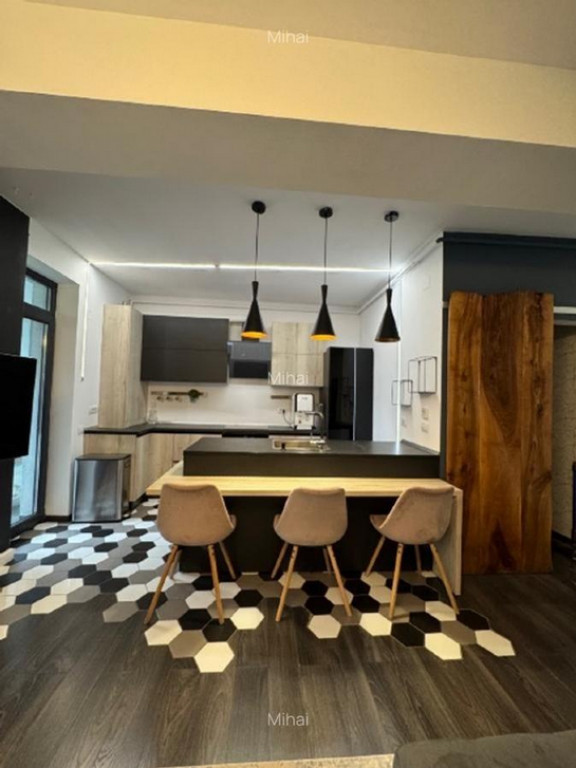 Apartament 2 camere, semidecomandat - zona Florilor,