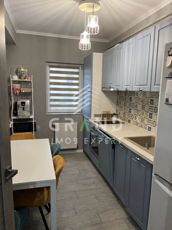 Apartament 2 camere de vanzare , zona Florilor, Floresti.