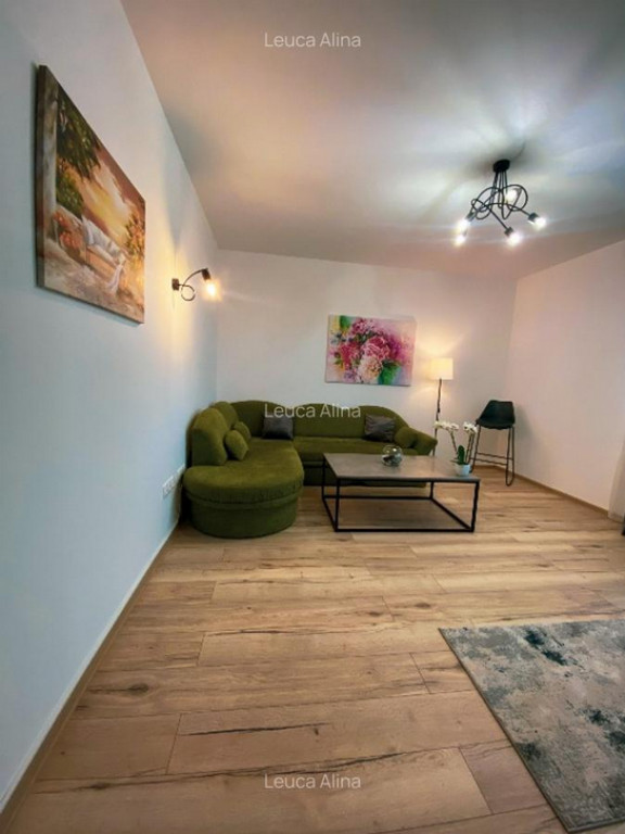 Apartament 3 camere, decomandat - zona Tractorul