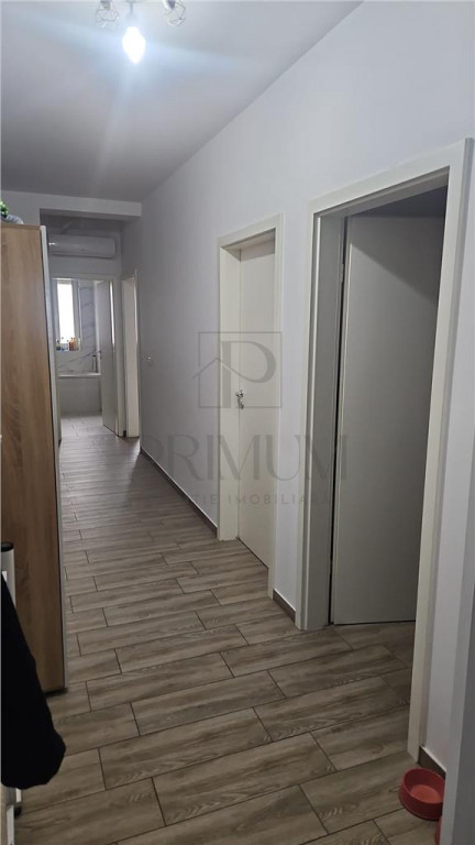 GIROC - 2 CAM - PARTER - DECOMANDAT - PARCARE INCLUSA - ZONA