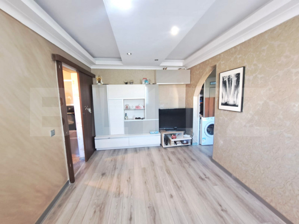 Apartament 2 camere, decomandat - zona Florilor,balcon