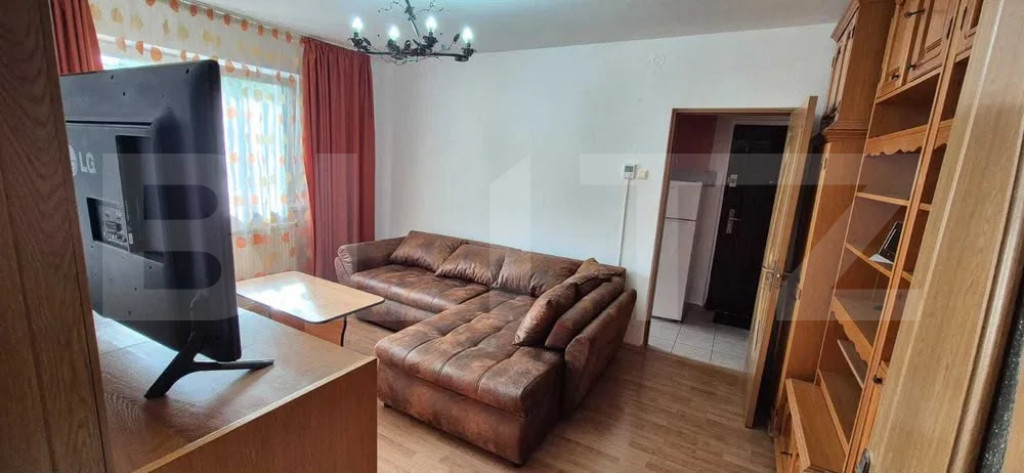 Apartament 2 camere, mobilat, loc de parcare, Zona Florilor