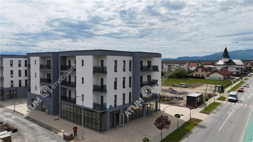 Apartament cu 3 camere 2 bai 2 balcoane parcare zona Brana S
