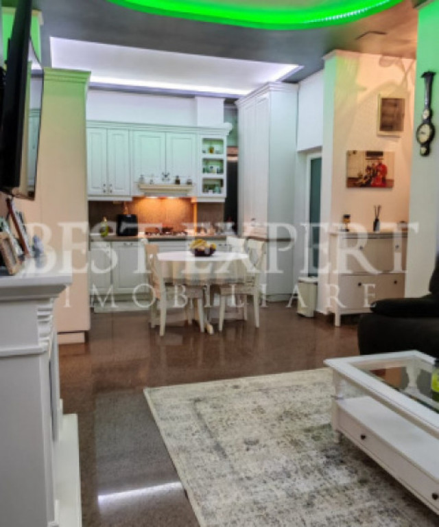 Proprietate Unică Ultracentral | 2 Apartamente pe Etaj | Ga